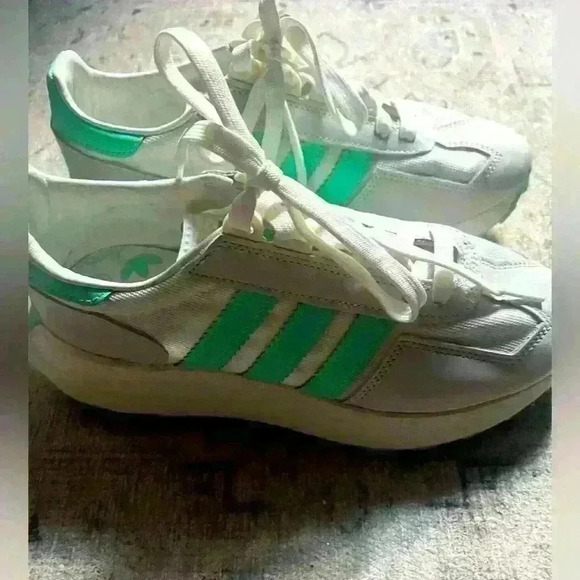 Adidas sneakers - Picture 1 of 3
